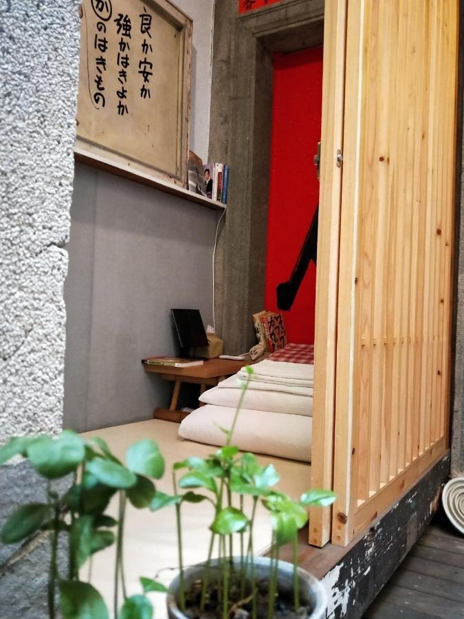 和寂百年天井老房子包棟民宿wabisabi Japanese Entire Home Тайнан Екстериор снимка
